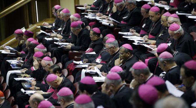 E’ “Sinodo-Concilio”, si tuìtta. C’è aria di Gaudium et Spes.