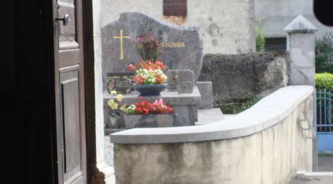 Il 21/08/1891 resterà negli annali di Lourdes per due guarigioni: quelle di Amélie Chagnon e di Clémentine Trouvé